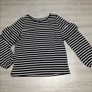 ✨Old Navy sweatshirt. Medium